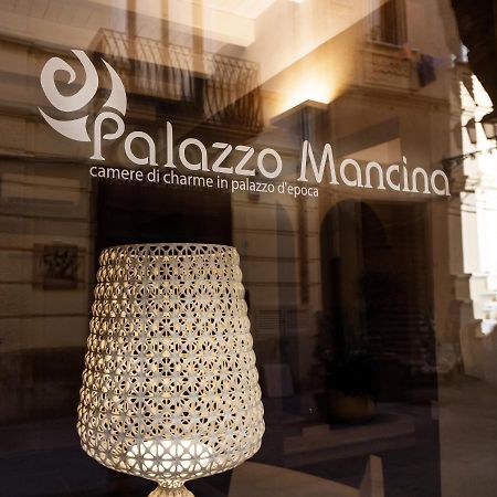 Palazzo Mancina Hotell Trapani Exteriör bild